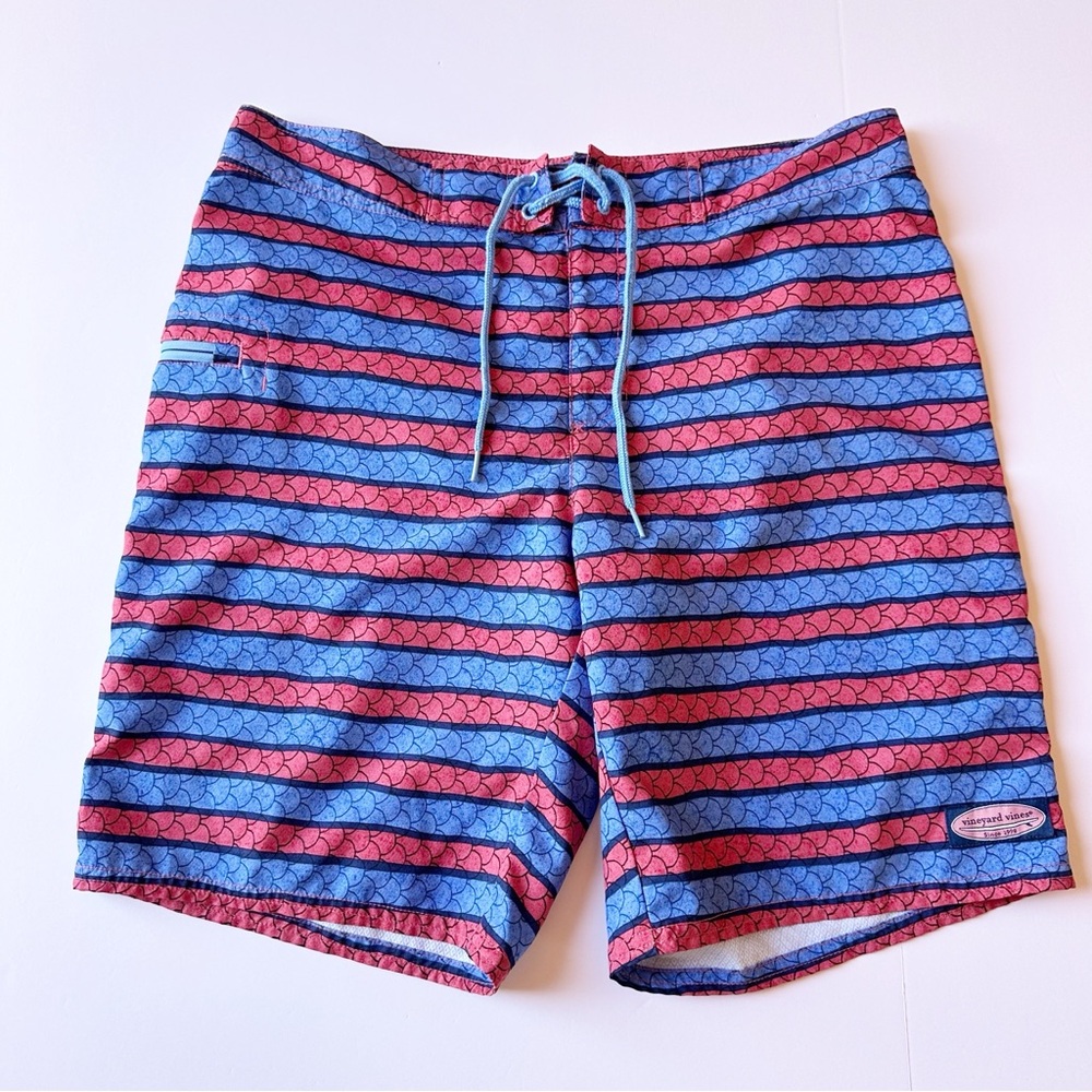 Vineyard Vines Angler Stripe Board Shorts Blue and Red size 33